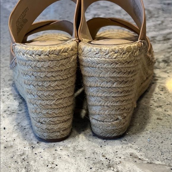 NWOB Kenneth Cole Brown Olivia X Wedge Sandals - Picture 5 of 9